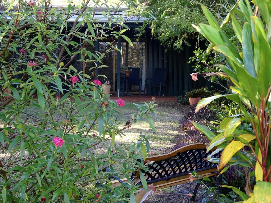 Lagoon Pocket Bed & Breakfast Esterno foto